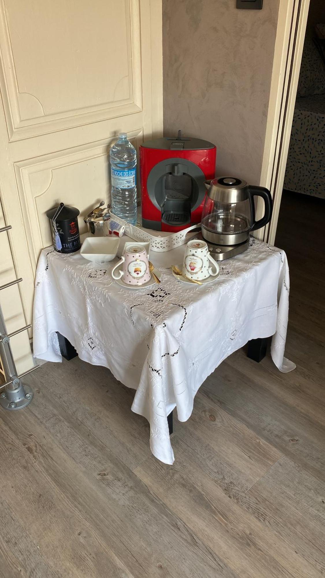 Une Parenthese Fleurie La Heuniere Dış mekan fotoğraf