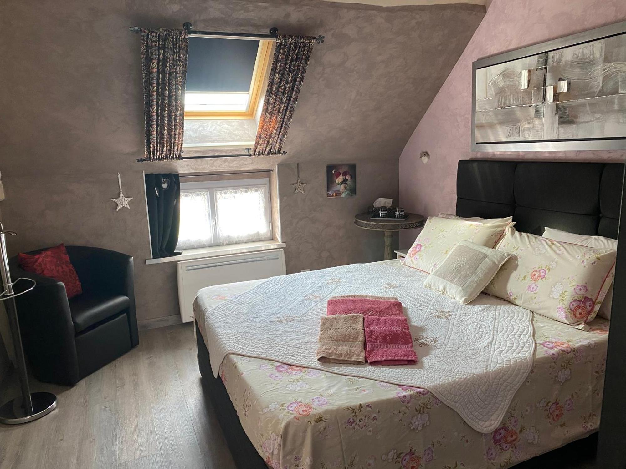 Une Parenthese Fleurie La Heuniere Dış mekan fotoğraf